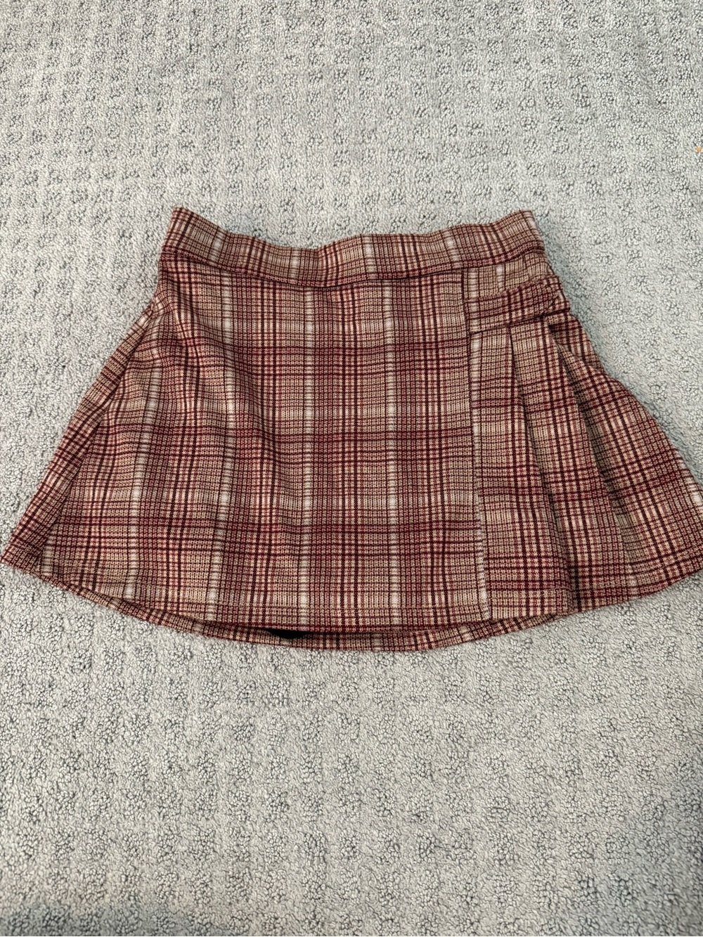 Plaid Pleated Mini Skirt in Burgundy and Cream